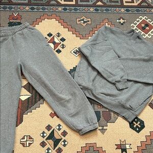 Arotzia mega Gray mock neck Sweatshirt and mega Sweatpants Set